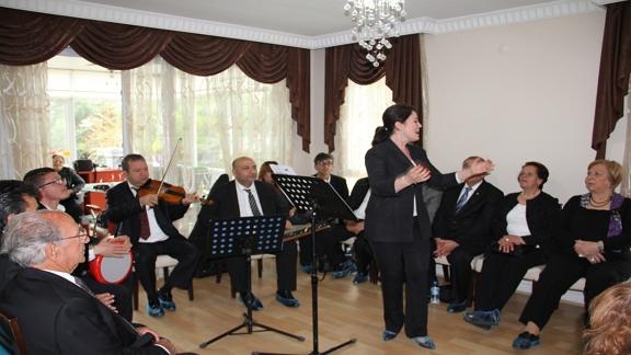 Çeşme Halk Eğitim Merkezi Türk Sanat Müziği Korosu