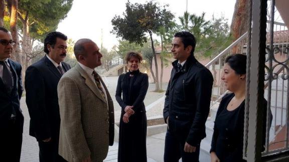Kaymakamımız Mustafa ERKAYIRAN,İlçe Milli Eğitim Müdürümüz Ahmet Vehbi KOÇ ile birlikte,Rehberlik ve Araştırma Merkezini ziyaret etti.