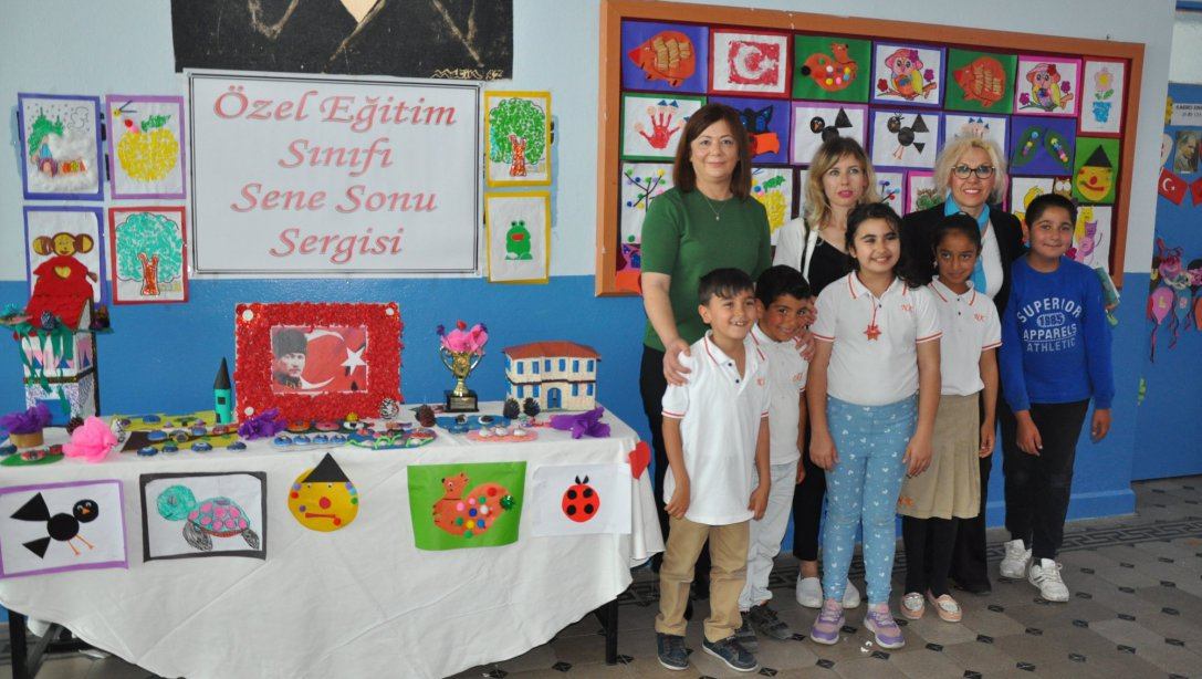 Çeşme Namık Kemal İlkokulu e-Twinning projelerinin ve Özel Eğitim Alt Sınıfının sergisi gerçekleşti.
