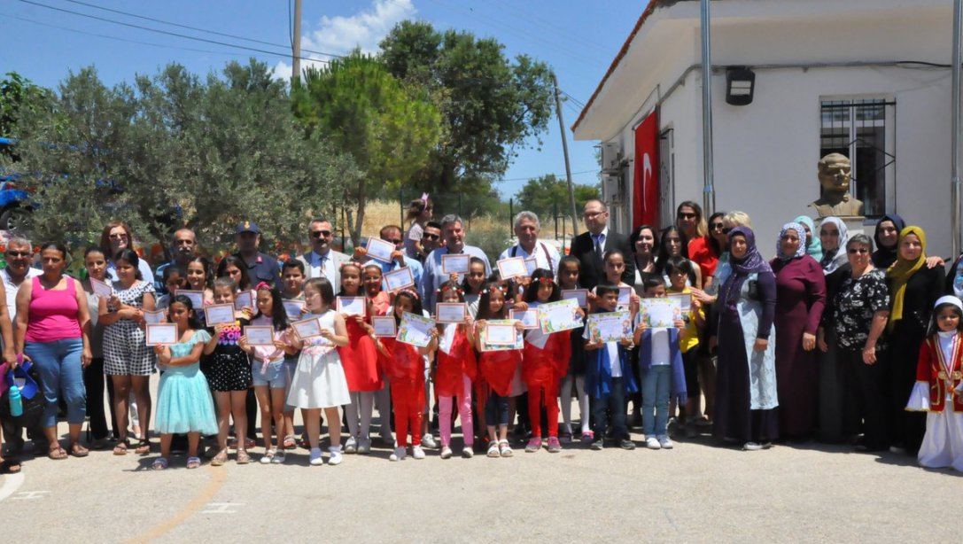 2018-2019 Eğitim-Öğretim yılı karne dağıtım törenini Germiyan İlkokulunda gerçekleştirdik. Tüm öğrencilerimize verimli bir tatil diliyoruz