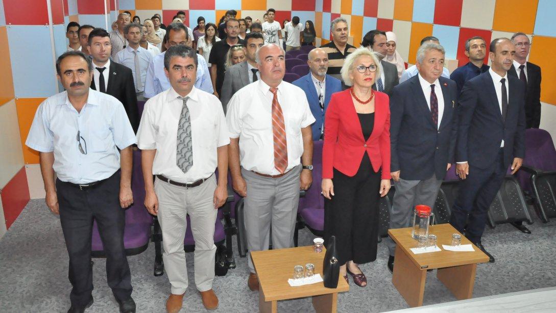 Çeşme Anadolu İmam Hatip Lisesinde 15 Temmuz Demokrasi ve Milli Birlik Günü Anma Programı yapıldı.