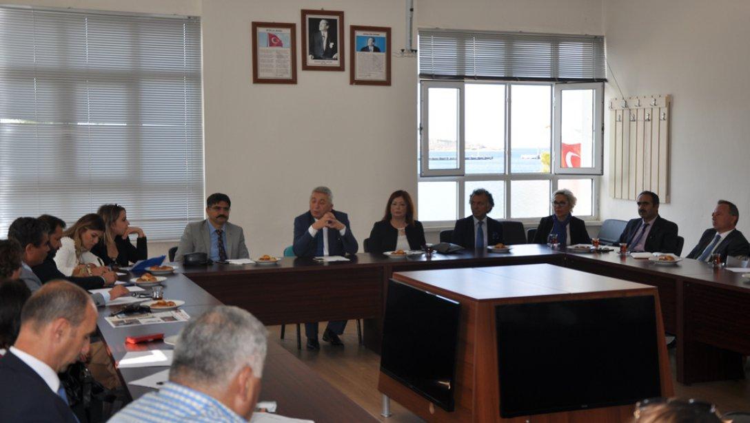Çeşme İlçe Milli Eğitim Müdürümüz Şahan Çöker başkanlığında İlçe Müdürler toplantısı gerçekleştirildi.