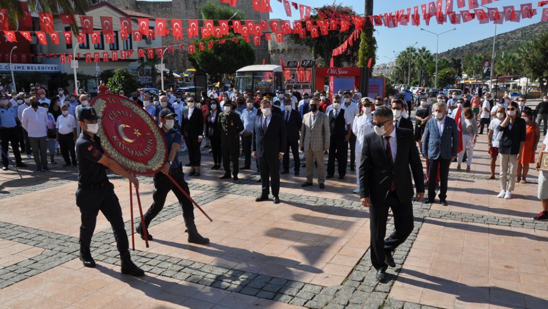 30 Ağustos Zafer Bayramı, İlçemiz Cumhuriyet Meydanında Çelenk Sunma Töreni ile gerçekleştirildi.