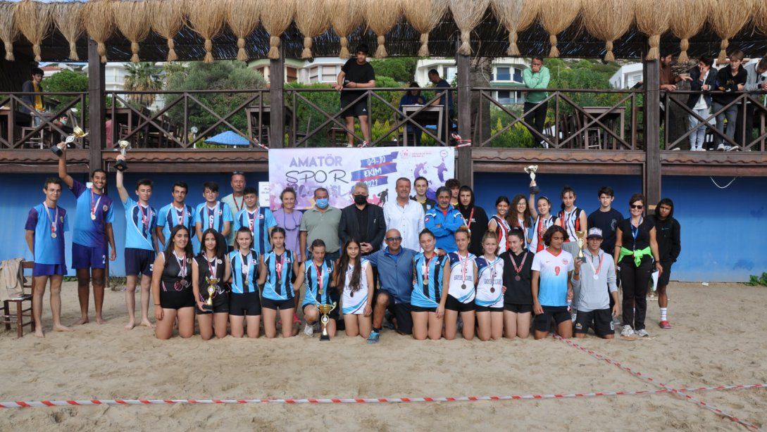4-10 Ekim Amatör Spor Haftası kapsamında ilçemiz Lise öğrencileri arasında Plaj Voleybolu etkinliği gerçekleştirildi.
