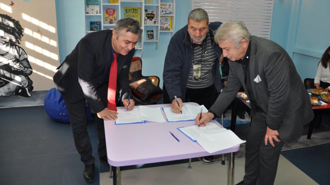 Sıdıka Kelami Ertan Ortaokulu'na yapılacak ek bina ve anasınıfları için protokol imzalandı.