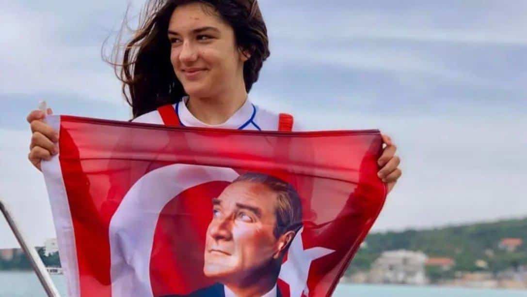 Hacı Murat Hatice Özsoy Anadolu Lisesi 11.sınıf öğrencisi Bade NUR, Türkiye Yelken Milli Takımına seçilmiştir
