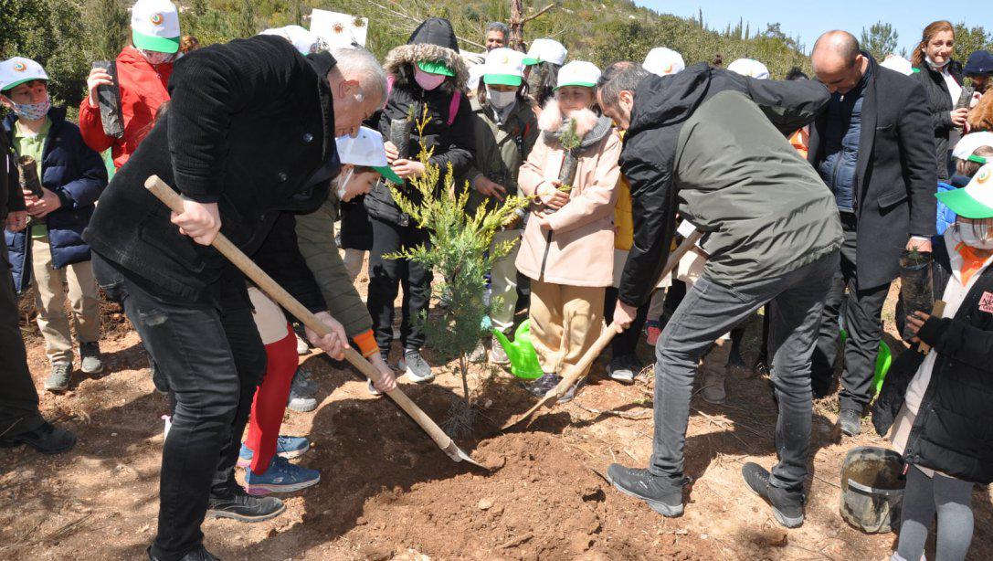 Orman Haftası Kutlama etkinliklerini 15 Eylül Mustafa Çapkan İlkokulunun okul korusunda gerçekleştirdik