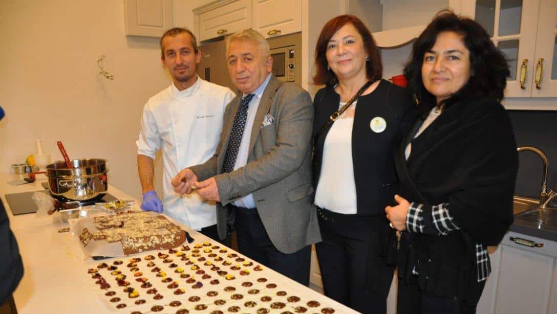 Ege Üniversitesi Çeşme Turizm Fakültesinde hayırseverlerimiz Shipley Altındağ tarafından yapılan Gastronomi Akademisinin açılışı yapıldı.