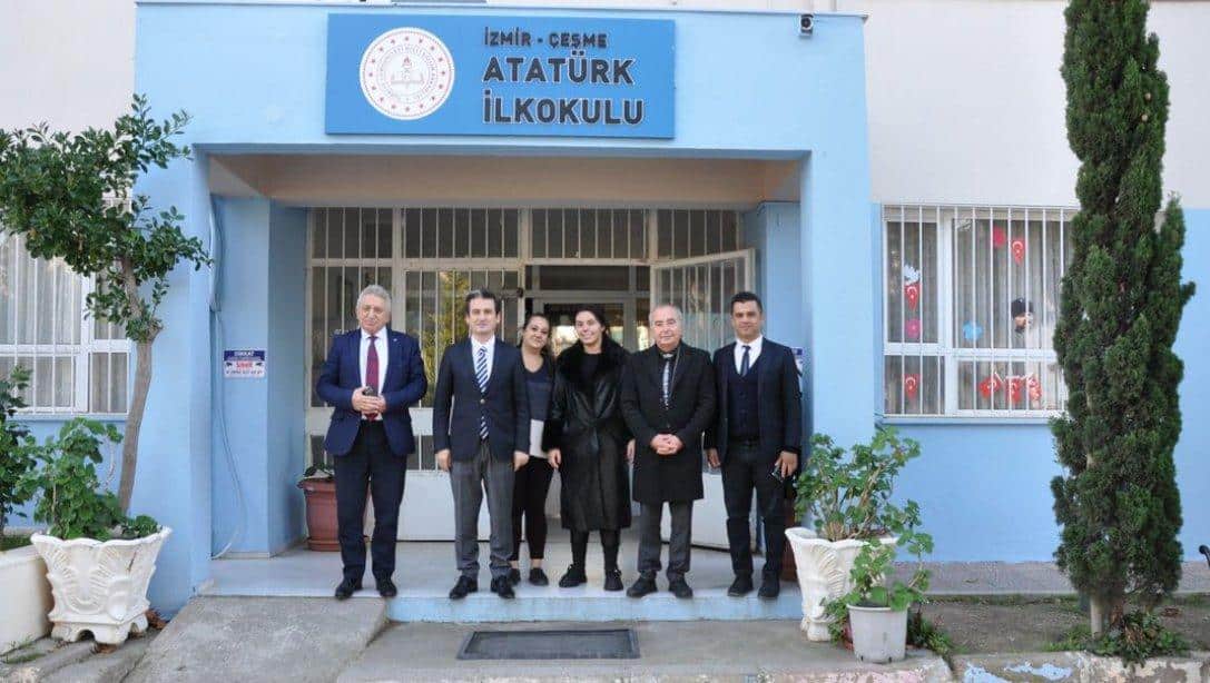 Çeşme Kaymakamımız Sayın Mehmet Maraşlı ve İlçe Milli Eğitim Müdürümüz Sayın Şahan Çöker, Atatürk İlkokulunu ziyarette bulundular. 