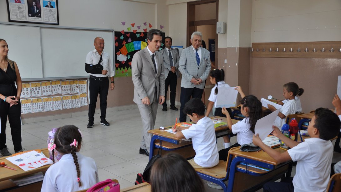Kaymakamımız Sayın Mehmet Maraşlı ve İlçe Milli Eğitim Müdürümüz Sayın Şahan Çöker ilçemiz Şehit Öğretmen Necmettin Yılmaz İlkokulunu ziyaret ettiler. 