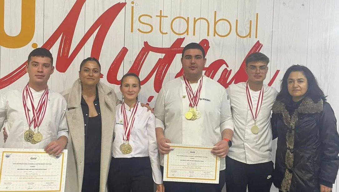Uluslararası Gastronomi Yarışmasında Çeşmeli Öğrencilerin Rüzgarı...