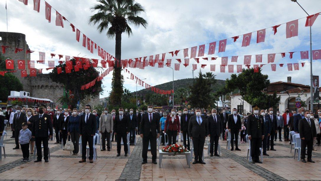 29 Ekim Cumhuriyet Bayramı 97.Yıldönümü Töreni - Çeşme Cumhuriyet Meydanı