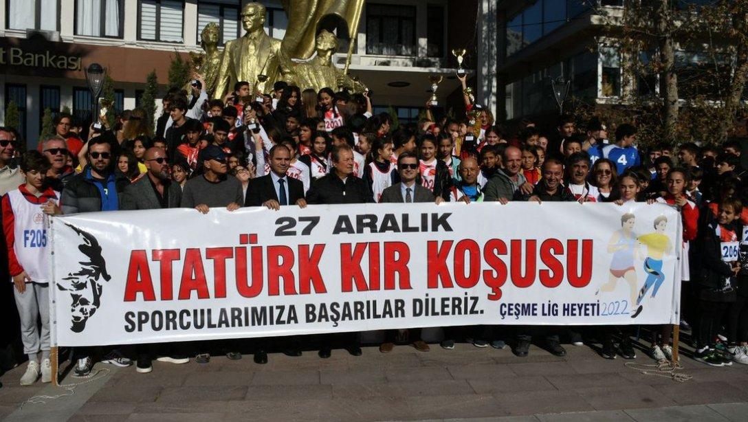 Cumhuriyetimizin Kurucusu Gazi Mustafa Kemal Atatürk´ün Ankara´ya gelişinin 103. yıl dönümü anısına her yıl geleneksel olarak düzenlenen Atatürk Kır Koşusu yapıldı.