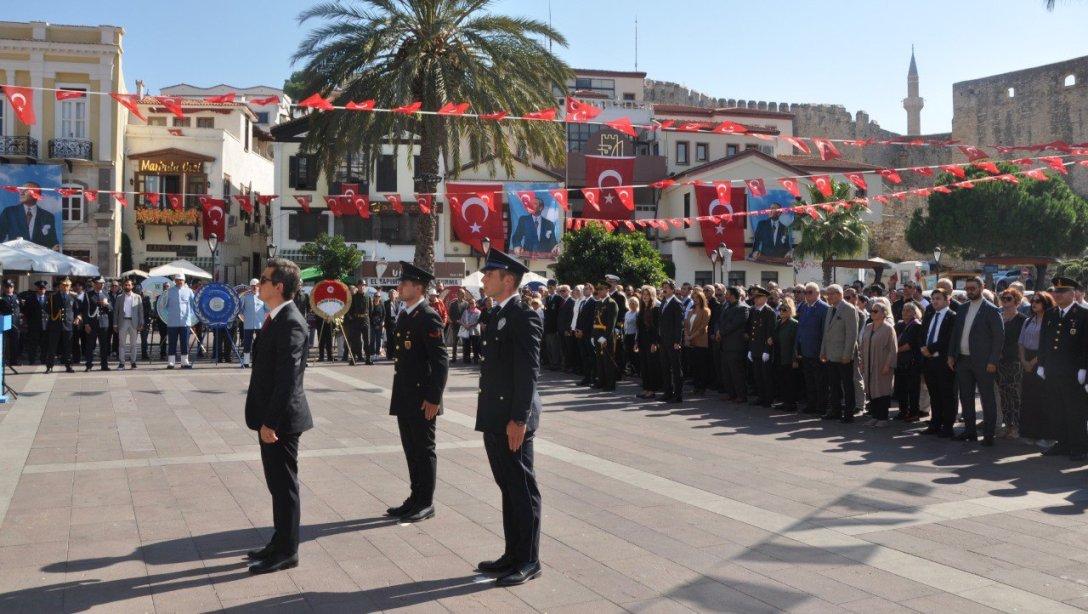 29 Ekim Cumhuriyet Bayramı'nın 101. yıl kutlamaları ilçemizde Çelenk Sunma Töreni ile başladı.